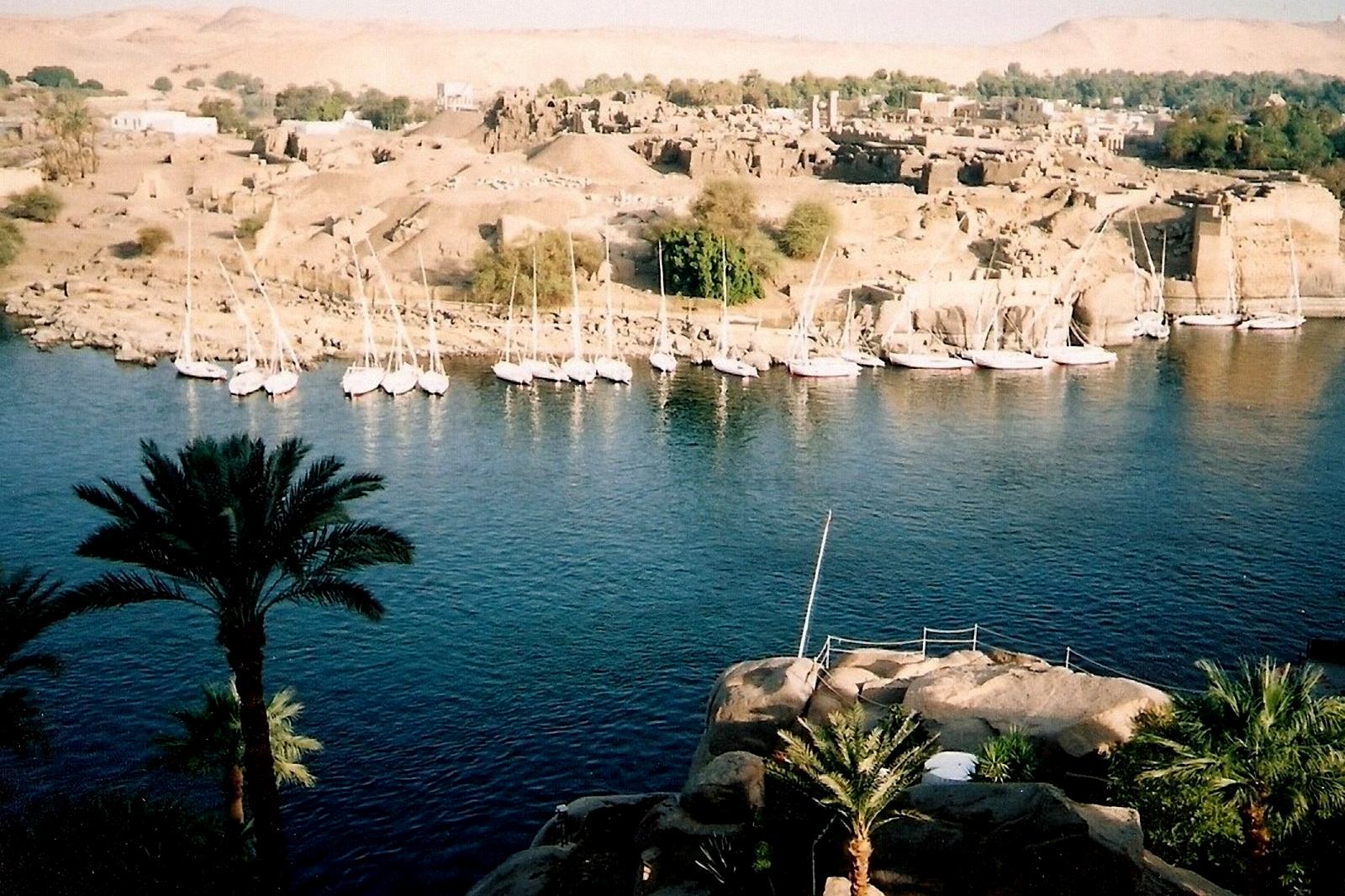 Sunset Felucca vs. Nile Kayak: Which Nile Ride is Right for You?