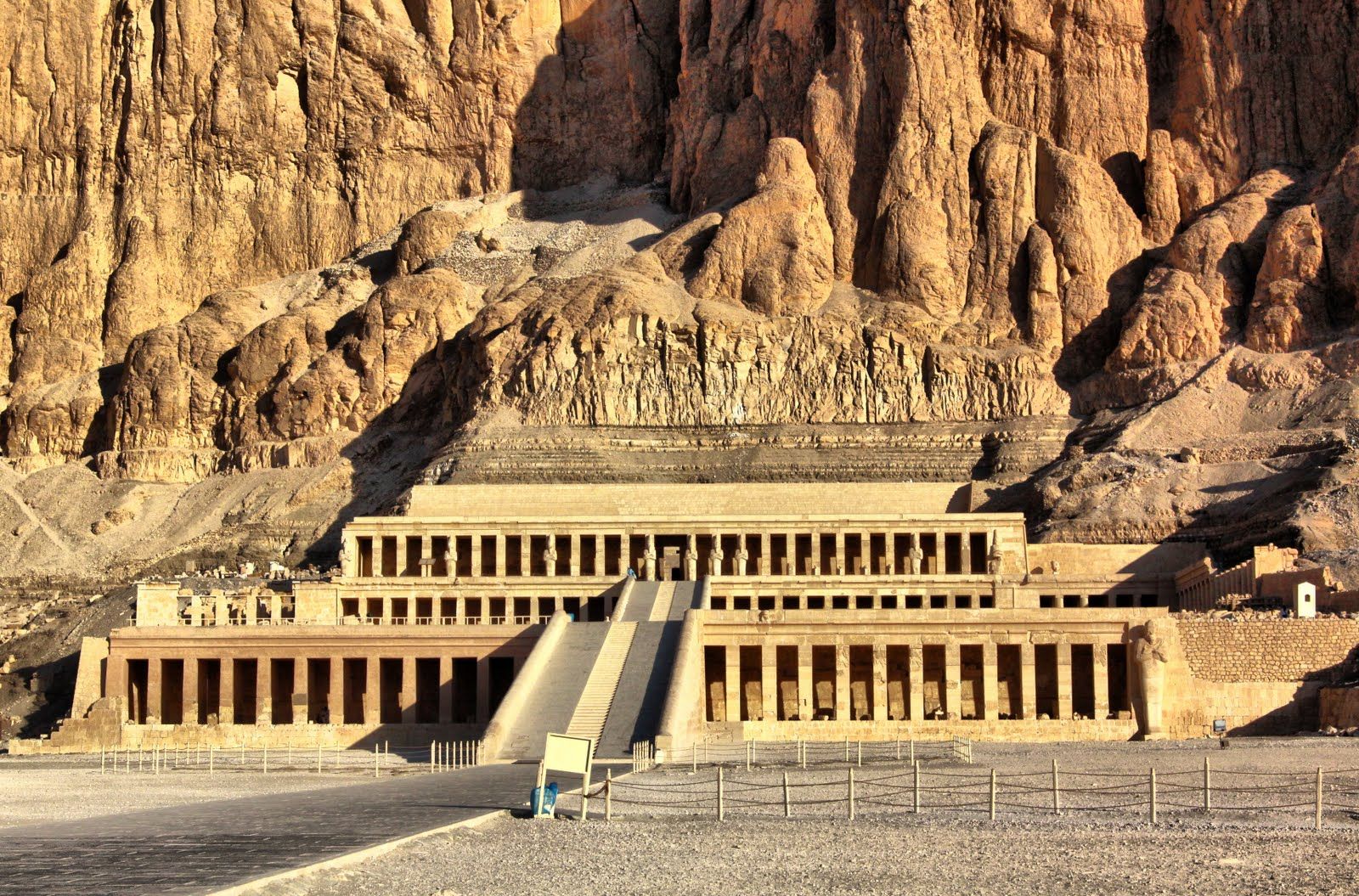 Private Half-day tour to the West Bank of Luxor with lunch 